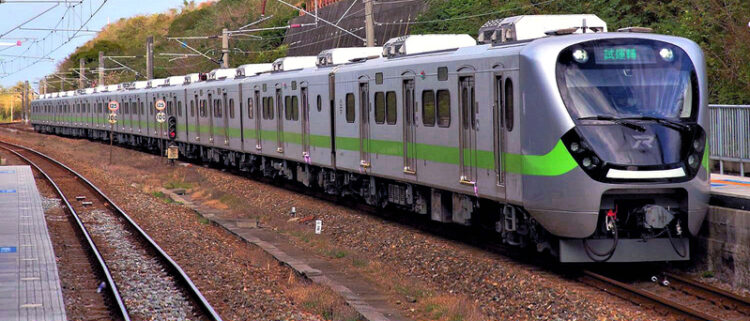 台鐵今日除北迴線及縱貫線部分路線受損未能通車 其餘路段恢復正常行駛。 台鐵今日除北迴線及縱貫線部分路線受損未能通車-其餘路段恢復正常行駛。