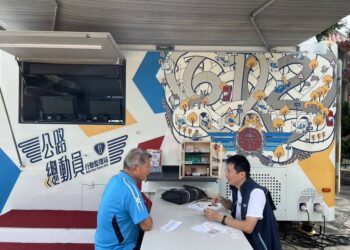 前進高雄市梓官、岡山服務颱風受災嚴重社區辦理車輛停駛、報廢等公路監理業務