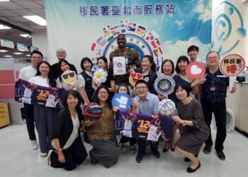 前nba巨星魔獸申獲臺灣「就業金卡」