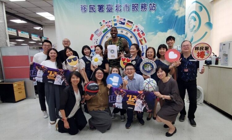 前NBA巨星魔獸申獲臺灣「就業金卡」 前nba巨星魔獸申獲臺灣「就業金卡」