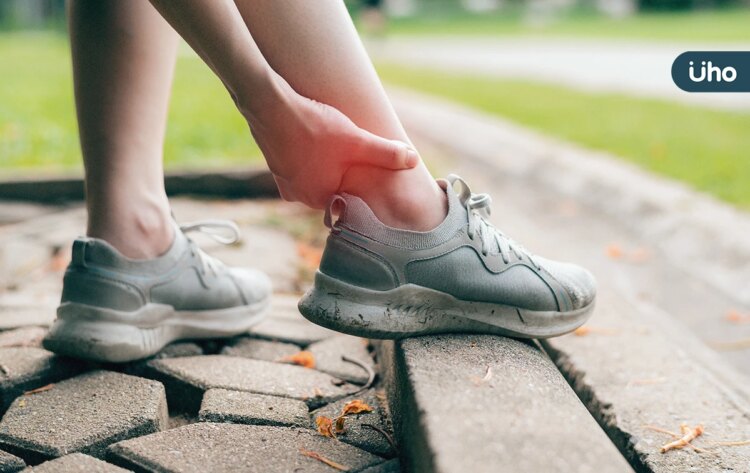 腳踝痛不是扭傷,小心副舟狀骨症候群!復健醫教「3招」肌力訓練 腳踝痛不是扭傷,小心副舟狀骨症候群!復健醫教「3招」肌力訓練