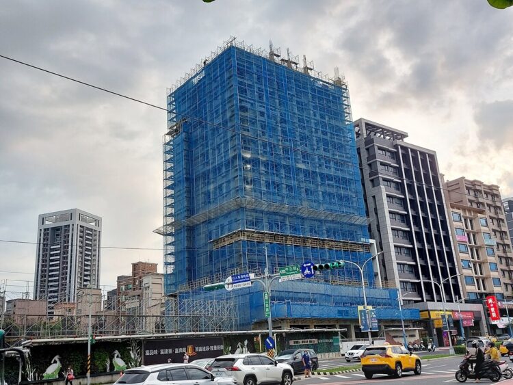 建商搶房市熱潮猛推案 Q2案量翻倍、房價一季就漲6.7% 建商搶房市熱潮猛推案 q2案量翻倍、房價一季就漲6.7%