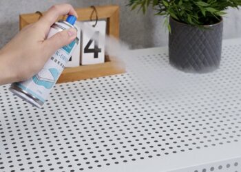 鐵力士架選購指南：防震、防潮、隨意拆解組合最受歡迎