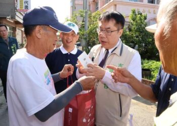 偕同慈濟志工撫慰災民-黃偉哲：全力協助民眾恢復正常生活