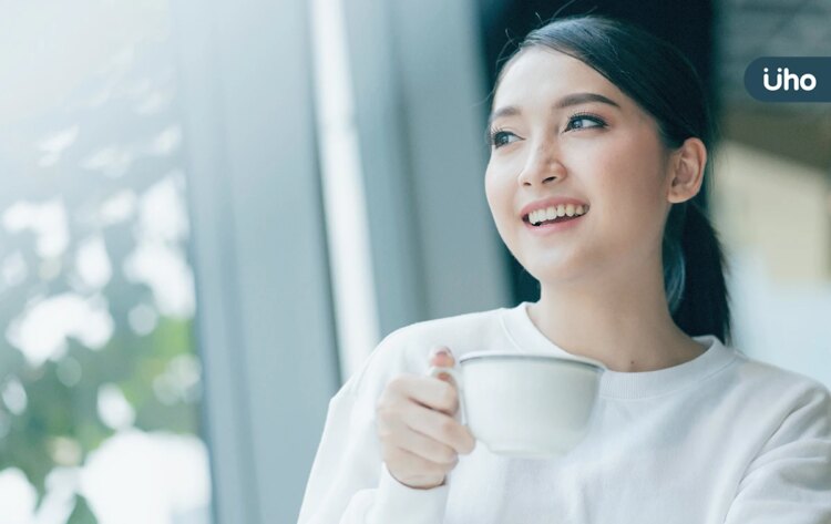 有食譜》立秋嘴唇乾、喉嚨乾又便祕?快喝「百合麥冬茶」潤肺止咳 有食譜》立秋嘴唇乾、喉嚨乾又便祕?快喝「百合麥冬茶」潤肺止咳