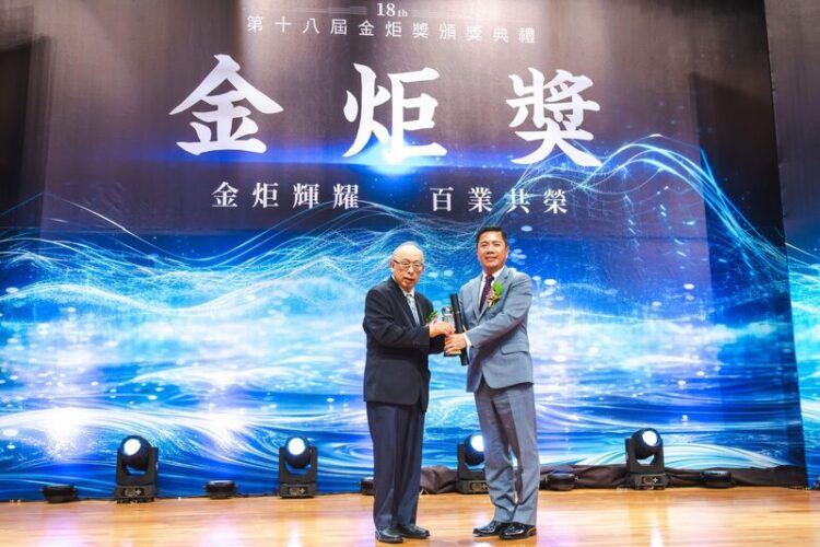 達鉅電子榮獲金炬獎雙獎肯定 擘劃第二個十年成長曲線策略目標 達鉅電子榮獲金炬獎雙獎肯定-擘劃第二個十年成長曲線策略目標