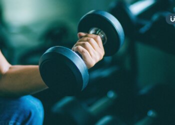 有圖解》手痠抓不緊槓鈴怎麼辦？舉重冠軍教你「1握法」正確舉重