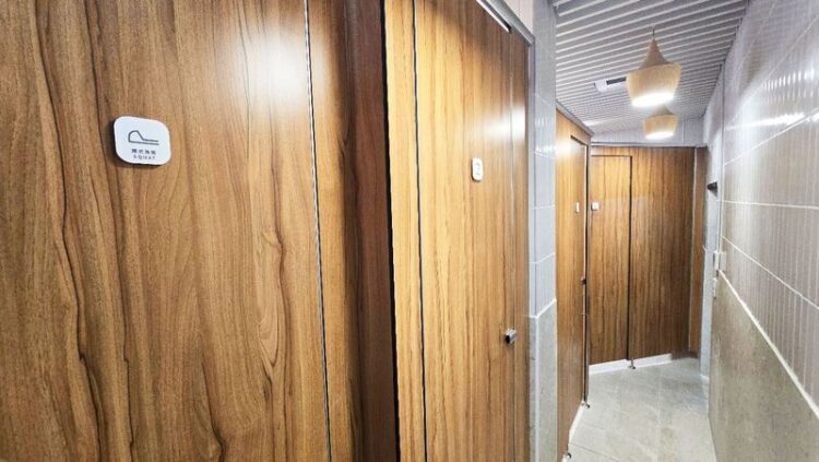 嘉義市東市場廁所新亮點-復刻城隍廟老花磚