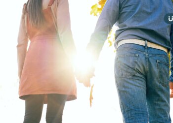 人真的可能「同時愛上兩個人」？心理師揭真相：以前或許受過情傷