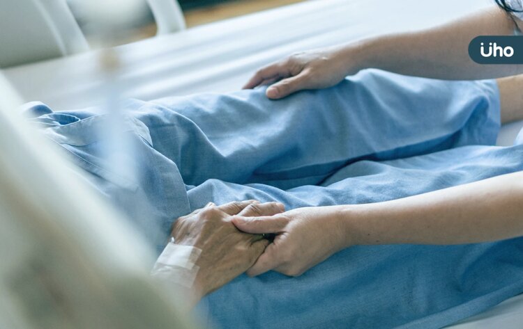 病人和弟弟重逢,遺言竟是「把我的2億還來!」醫嘆:只會徒留遺憾 病人和弟弟重逢,遺言竟是「把我的2億還來!」醫嘆:只會徒留遺憾