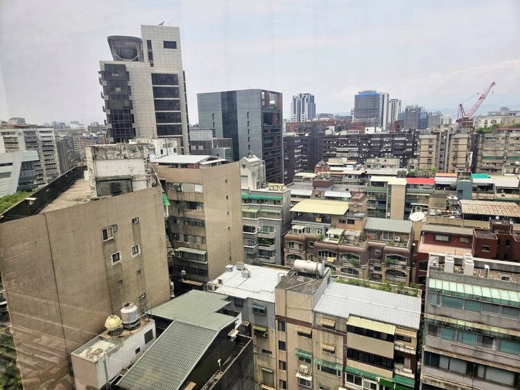 房市恐大變?高房價威脅「千萬房」快滅跡 專家預言「下半年危機」 房市恐大變?高房價威脅「千萬房」快滅跡 專家預言「下半年危機」