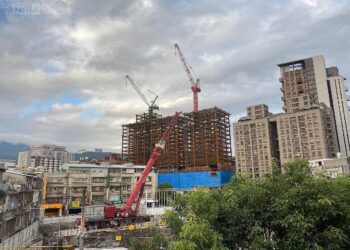 想在天龍國退休別做夢了？他找凹陷區1坪開價破90萬　傻問：瘋了嗎？