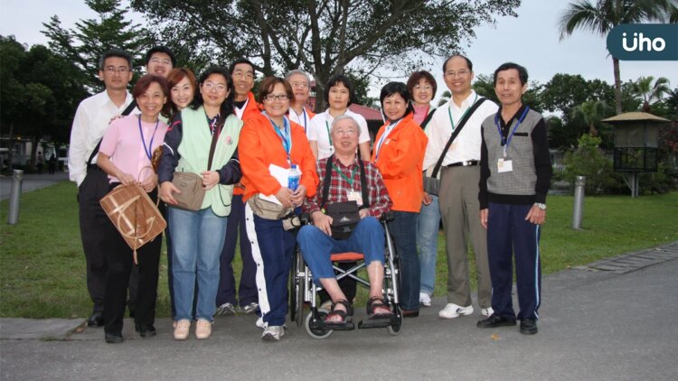 與時間賽跑:漸凍人的全方位照護之路 與時間賽跑:漸凍人的全方位照護之路