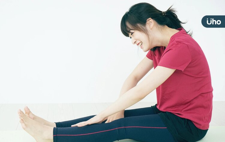 有圖解》如何快速緩解腰痛？物理治療師教「7步驟」10分鐘就能舒緩