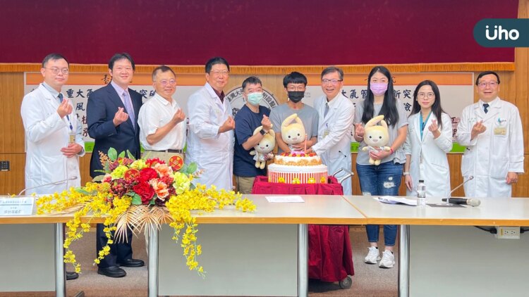 重大氣管創傷新突破！颱風天電線繞頸險喪命-臺大氣管移植團隊利用主動脈組織工程重建技術救命