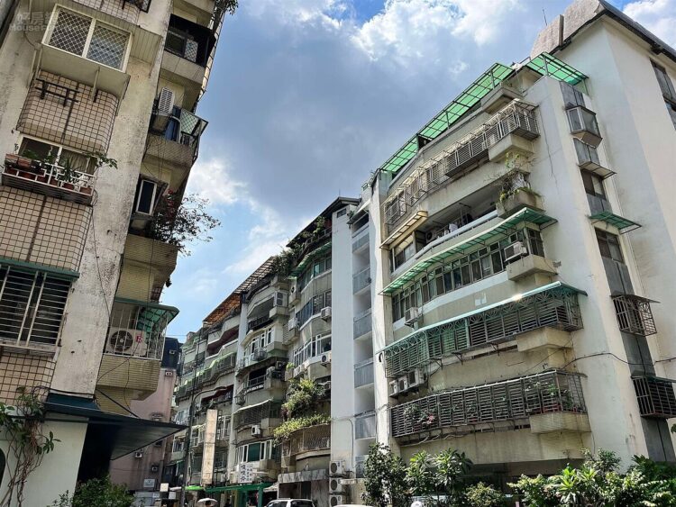 長輩贊助北漂夫妻買房10年「一狀況浮現」 網點替人消災:忍一下結好緣 長輩贊助北漂夫妻買房10年「一狀況浮現」-網點替人消災:忍一下結好緣