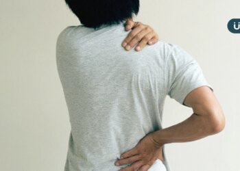 「s形曲線」是身體健康指標！整復師解析「老中青世代」腰腿問題