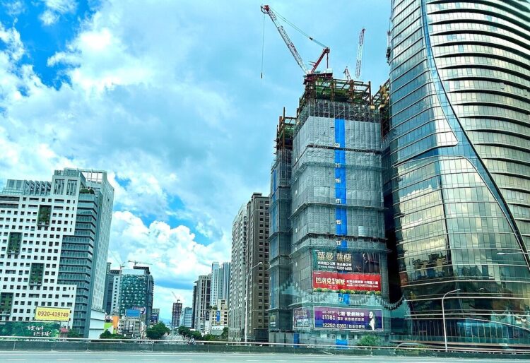 銀行限貸風暴來了-建案交屋卡關「解約沒收總價15％」估價師：別輕信建商承諾房貸