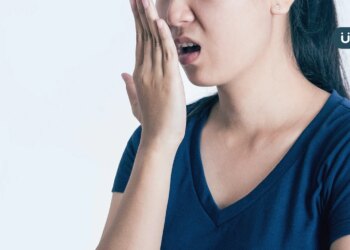 她口臭多年，頻刷牙、狂漱口都沒用！就醫才知竟是「食道憩室」惹禍