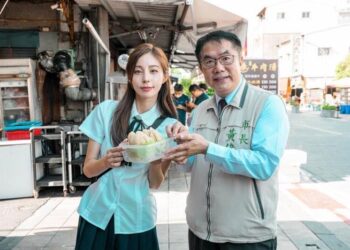 韓國最美模特兒金寶拉漫遊府城-黃偉哲市長帶路逛臺劇「想見你」知名景點