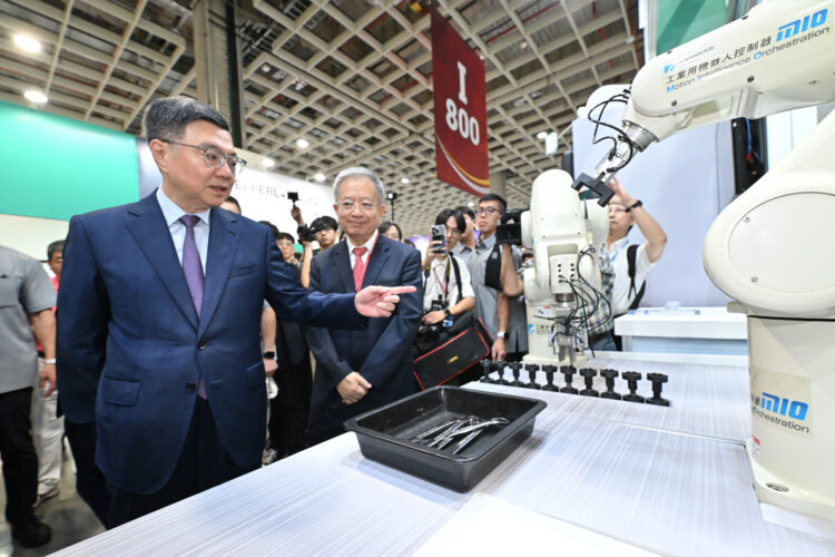 手工具AI機器人TAIROS亮相 助攻製造業升級 手工具AI機器人TAIROS亮相 助攻製造業升級