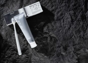 知名品牌白牙膏攜手聶永真 支援消費者高光時刻