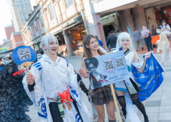 知名手遊辦快閃活動 角色現身台北街頭 邀民眾一起互動抓寶