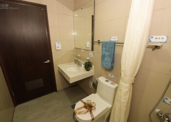 廁所無窗滿街是-專家：「這運勢」都沒了