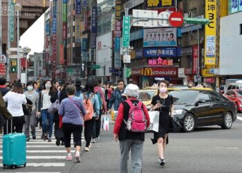 開學季打工潮！課業、賺錢兩頭燒…近9成生活難-謹記3要點「別白忙一場」