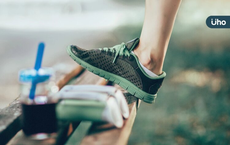 運動一定要穿運動鞋嗎?運動鞋怎麼挑?教你「挑鞋4重點」防運動傷害 運動一定要穿運動鞋嗎?運動鞋怎麼挑?教你「挑鞋4重點」防運動傷害