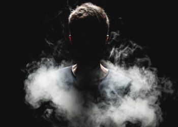 加熱菸背後有一雙看不見的手？外媒披露菸商操縱科學的暗黑行徑