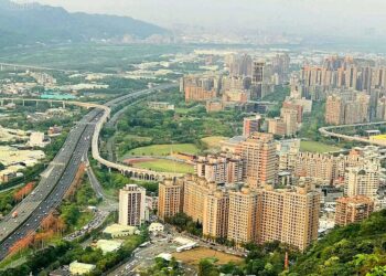 928檔期被轉移焦點？專家揪出「畸形房市」：跌到腰斬不是不可能