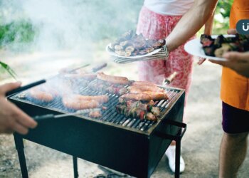 中秋烤肉就怕吃下致癌物？「對木炭灑水、不冒煙再烤」是防癌關鍵