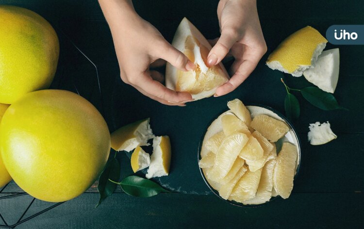 剝柚子如何不留苦味?專家授3招「快速剝柚法」輕鬆剝下完整果肉 剝柚子如何不留苦味?專家授3招「快速剝柚法」輕鬆剝下完整果肉