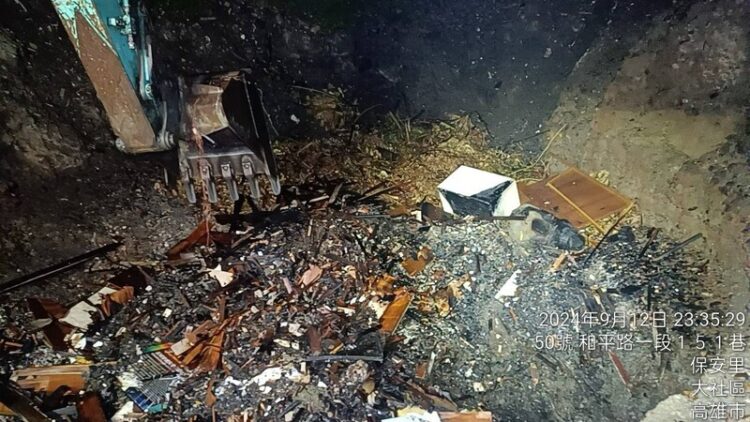 大社區非法燃燒引民怨 環保局重罰並移送偵辦 大社區非法燃燒引民怨-環保局重罰並移送偵辦