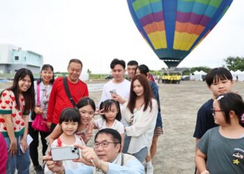 「2024濱海韶光季」活動首度引入熱氣球繫留體驗-欣賞將軍漁港空中美景