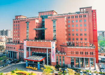 高雄市立醫院員工薪資-第一線基層醫護同仁10月起-每人每月加薪1500元