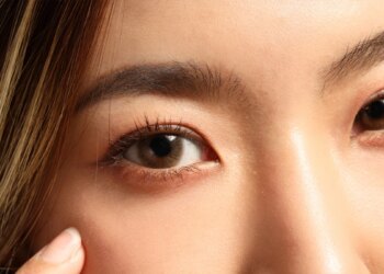 雙眼皮手術失敗眼睛閉不起來更驚悚！追求深邃電眼，眼皮條件是關鍵