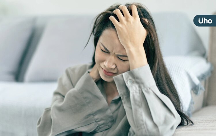 長期頭痛找不到原因?醫揪「頸因性頭痛」脖子成元凶:3招放鬆頸椎 長期頭痛找不到原因?醫揪「頸因性頭痛」脖子成元凶:3招放鬆頸椎