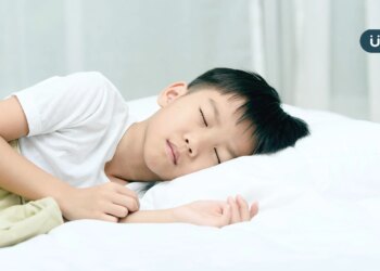 小孩不睡覺失眠怎麼辦？為什麼孩子會睡不好？當心「8原因」恐生病了