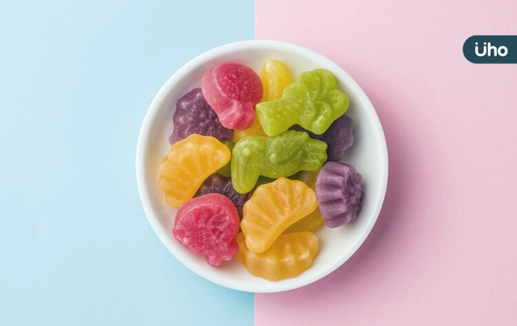 中國爆紅「蠟瓶糖、蠟皮糖」可以吃嗎?專家揭1關鍵:恐有食安危害 中國爆紅「蠟瓶糖、蠟皮糖」可以吃嗎?專家揭1關鍵:恐有食安危害