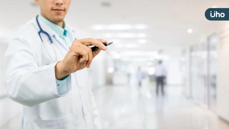 臺中榮總榮登美國《Newsweek》 2025 全球百大、台灣第一最佳智慧醫院 臺中榮總榮登美國《newsweek》-2025-全球百大、台灣第一最佳智慧醫院