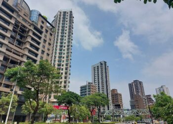 限貸錢荒「房市可能盛轉衰」？專家解析市區租屋或郊區買房利弊