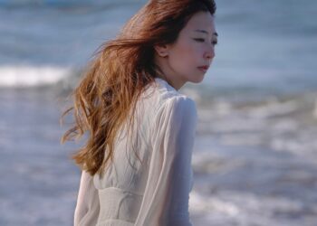 創作歌手徐小萍2024秋天單曲《玻璃瓶的星星》找回被遺忘的你