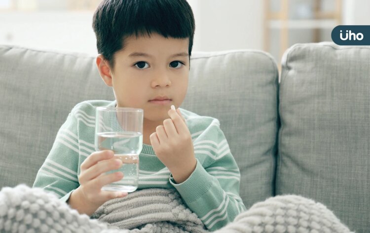 吃藥可配牛奶嗎?藥沒吃完能留下次吃?家長必看「兒童用藥」正確觀念 吃藥可配牛奶嗎?藥沒吃完能留下次吃?家長必看「兒童用藥」正確觀念