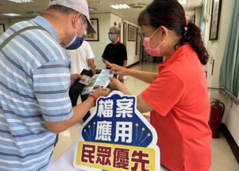 高雄區監理所結合高齡換照推廣檔案應用服務