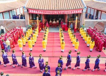 祭孔大典屏東書院登場-外籍生扮禮生體驗古禮