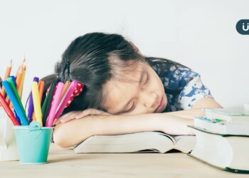 學生上課睡著⋯老師竟幫忙蓋被子！第一線教師潘如玲：陪伴勝於打罵