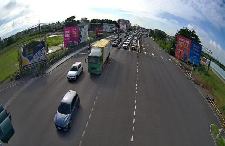 改善新港社大道通勤車流-南市設置首處感應性號誌