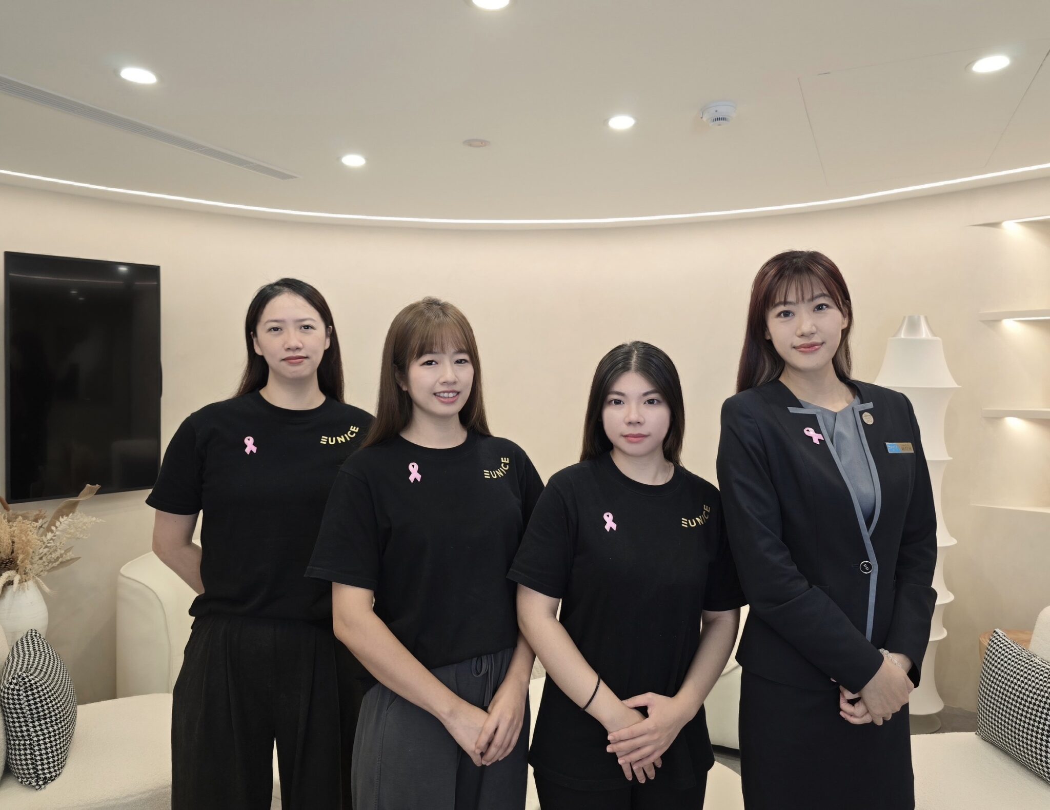 美容師摸到「奇怪硬塊」按摩意外救女子一命 美容師摸到「奇怪硬塊」按摩意外救女子一命